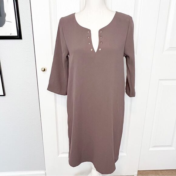 Everly Taupe Gray Shift Dress Size Small - Picture 1 of 6